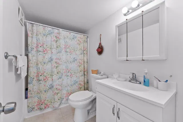 Unit B215 photo 12