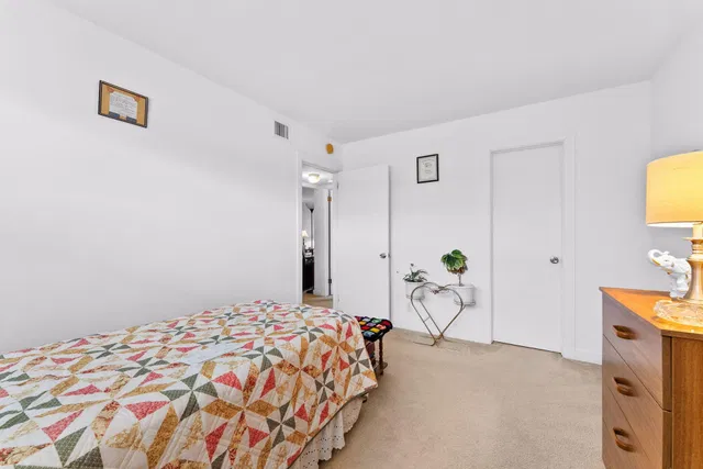 Unit B215 photo 14