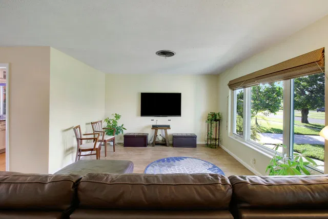  Residence photo 7