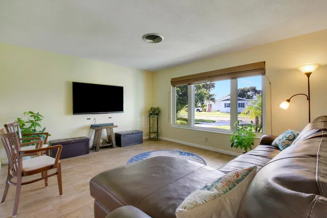  Residence photo 9