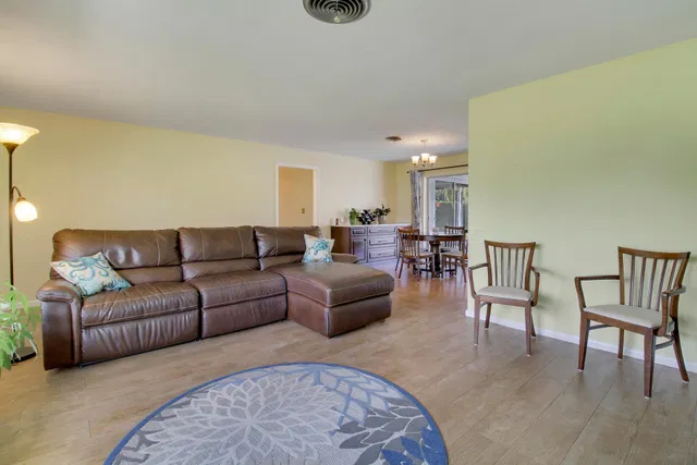  Residence photo 11