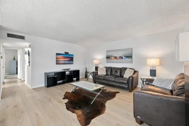  Residence photo 5