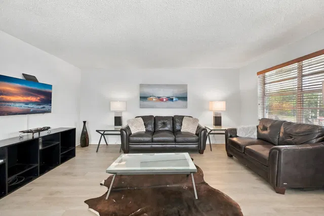  Residence photo 6
