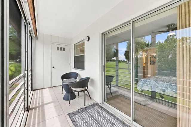  Residence photo 17