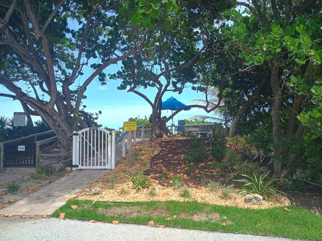 Unit 202 photo 4