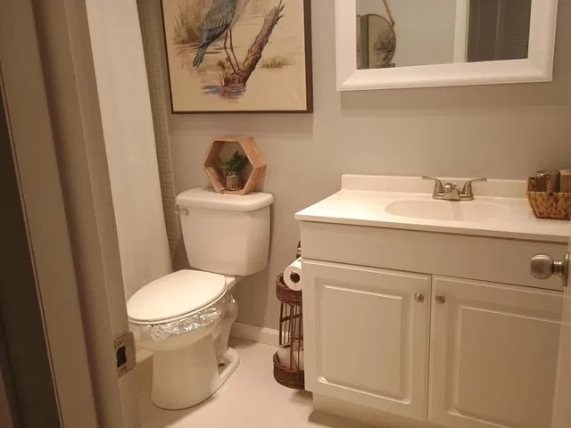 Unit 202 photo 29
