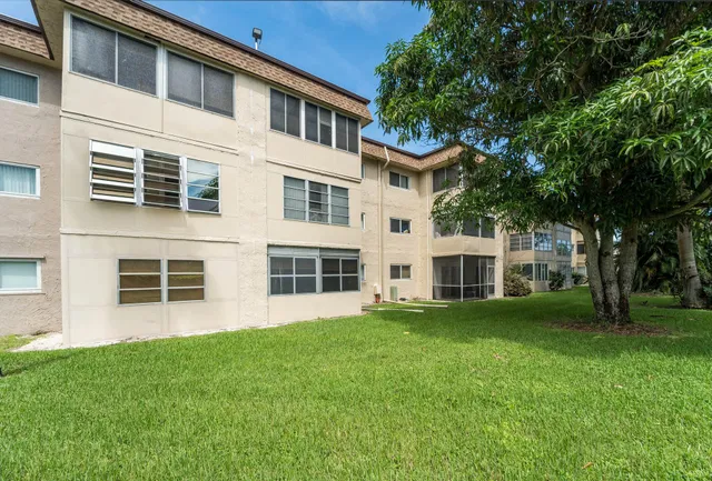 Unit 112 photo 2