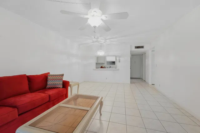 Unit 112 photo 6