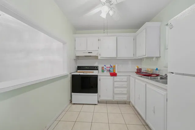 Unit 112 photo 20