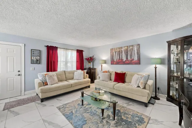  Residence photo 5