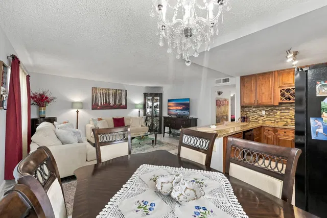  Residence photo 11