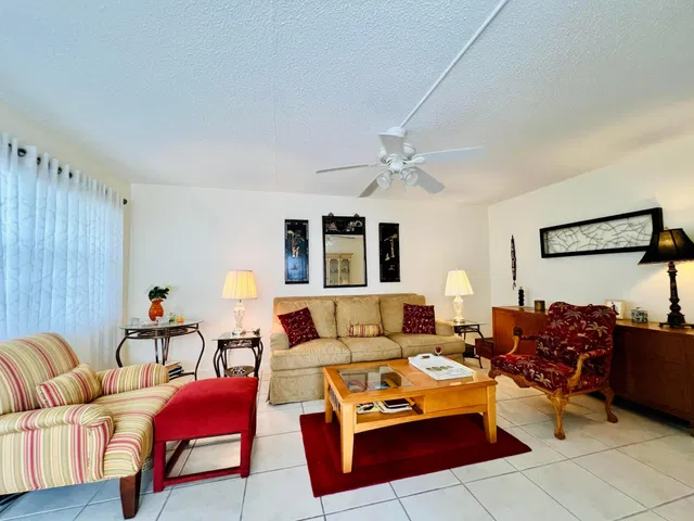 Unit 173 photo 6