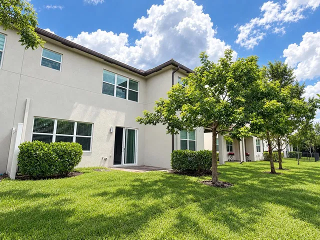 Residence photo 12