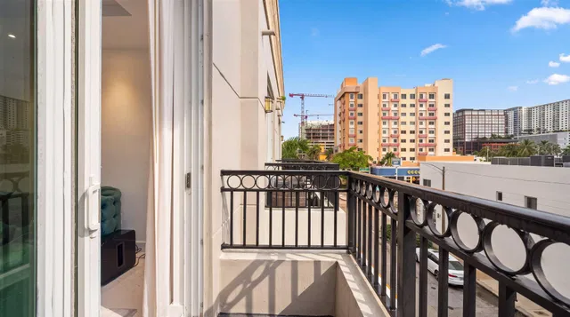 The Prado Unit 315 photo 26