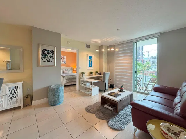 610 Clematis Unit 226 photo 6
