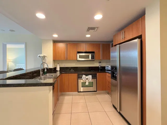 610 Clematis Unit 226 photo 10
