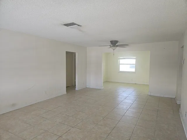 Residence photo 2