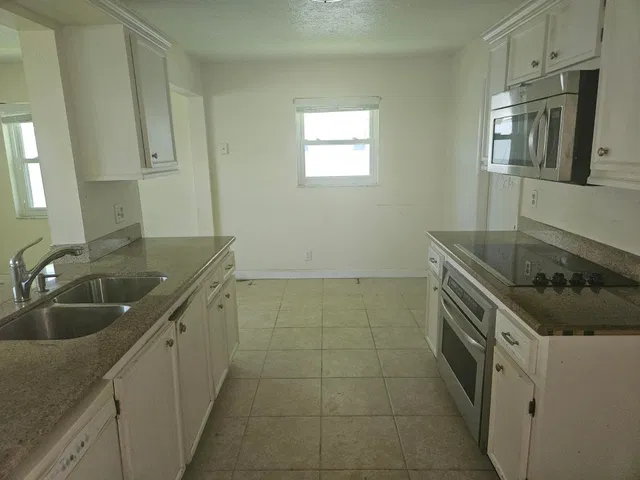 Residence photo 5