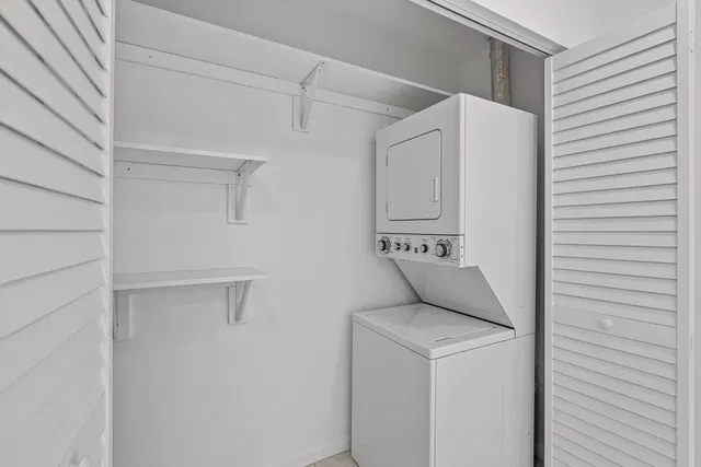 Unit 122 photo 6