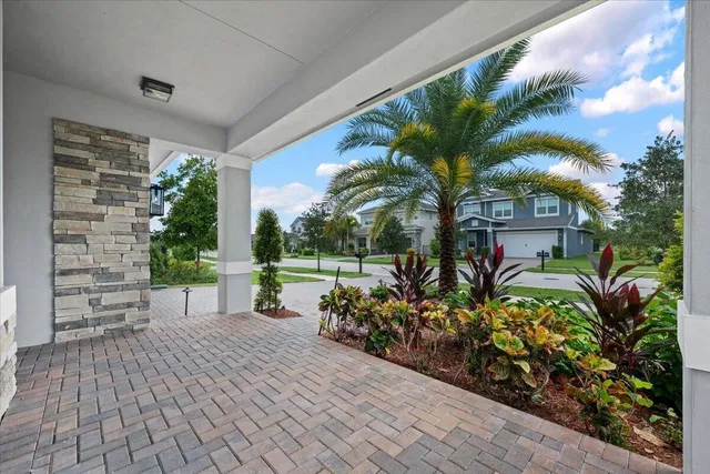 Residence photo 3
