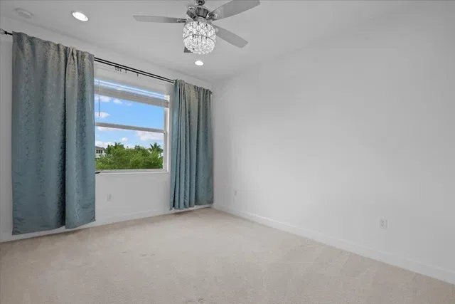 Residence photo 24