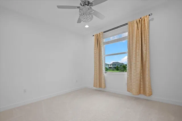 Residence photo 25