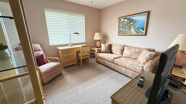 Unit 203 photo 9