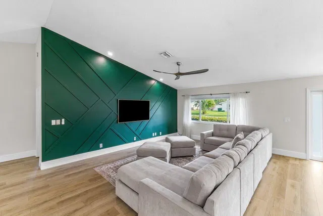 Residence photo 4
