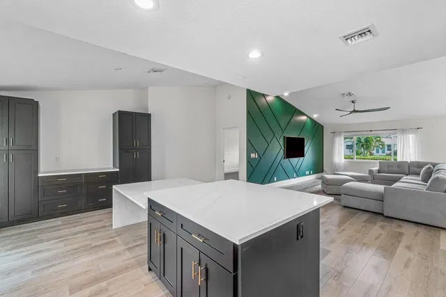 Residence photo 10