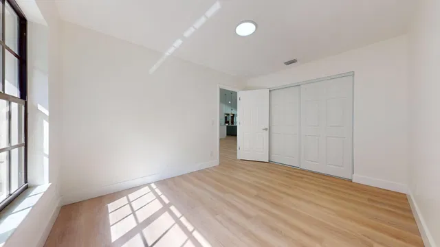  Residence photo 30