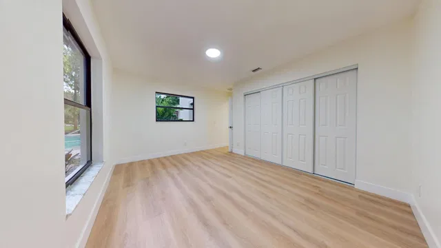  Residence photo 35