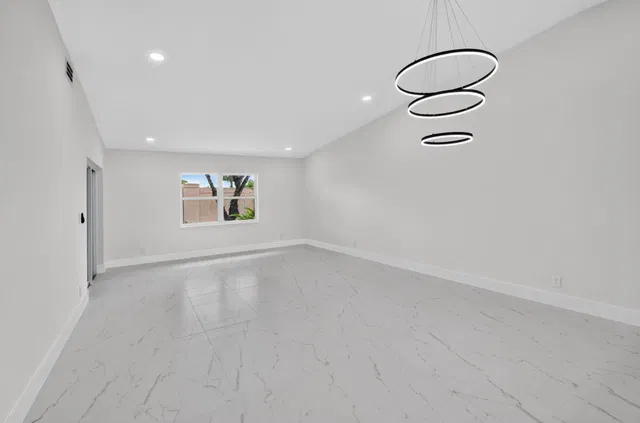 Residence photo 9