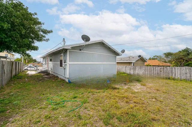  Residence photo 17
