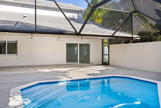  Residence photo 9