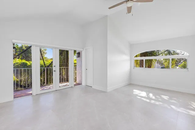  Residence photo 17
