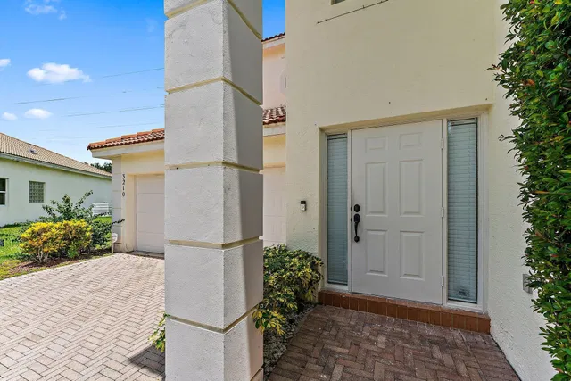 Residence photo 3