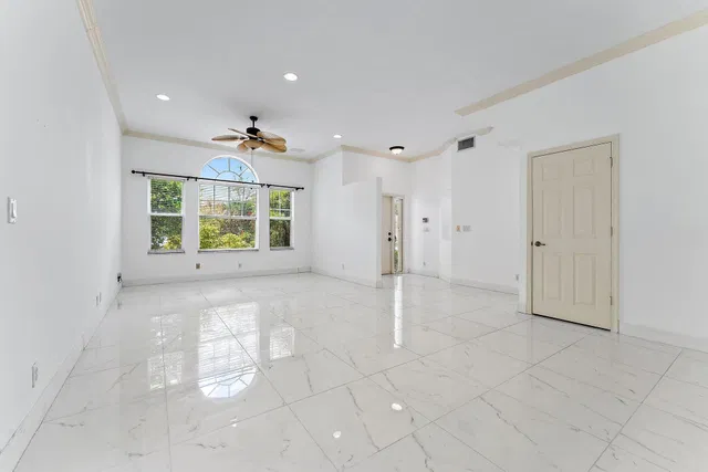 Residence photo 6