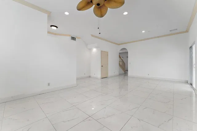 Residence photo 8