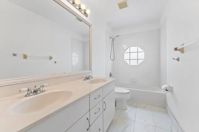 Residence photo 32