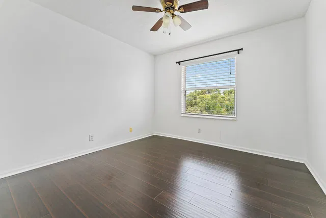 Residence photo 33