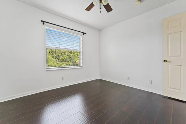 Residence photo 34