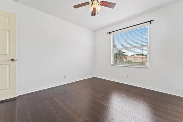 Residence photo 36