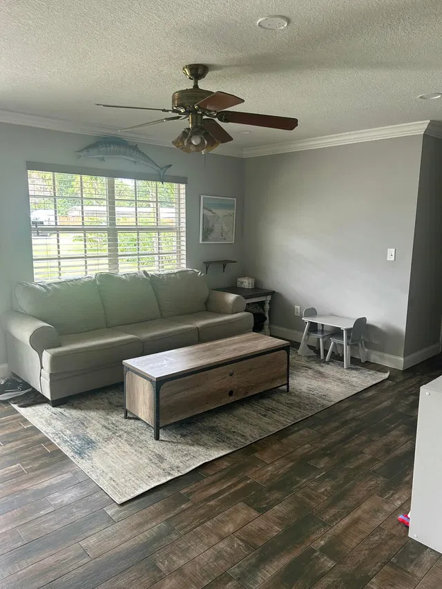 Residence photo 3