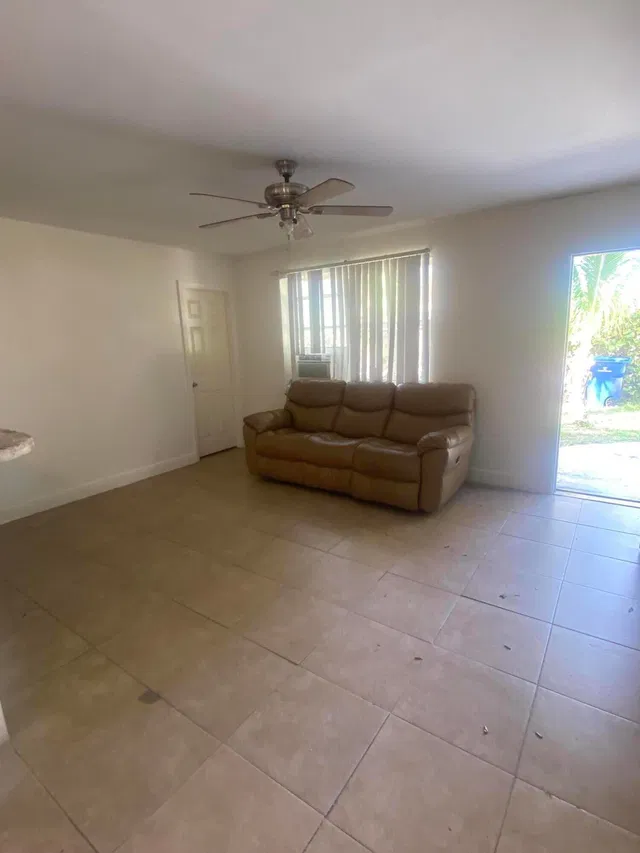 Residence photo 2