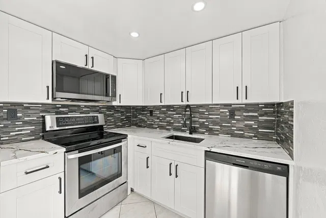 Unit 541 photo 2