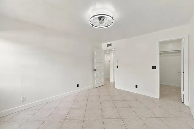 Unit 541 photo 6