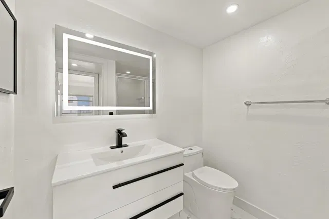 Unit 541 photo 8