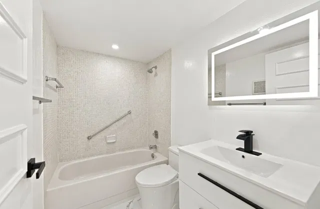 Unit 541 photo 9