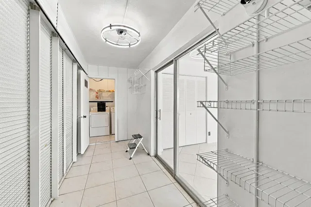 Unit 541 photo 10