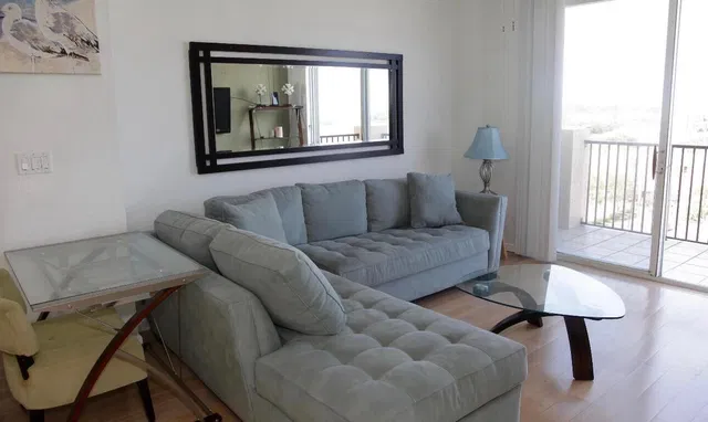  Unit 930 photo 4